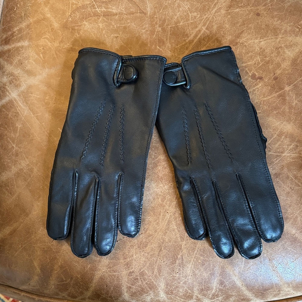 UGG women leather gloves size Large
